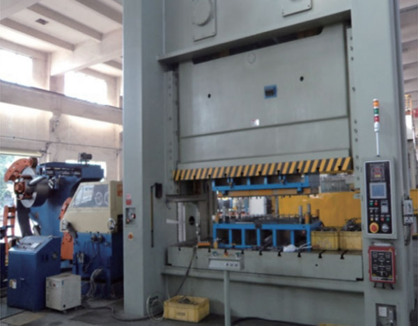 沖壓生產(chǎn)線(500T閉
